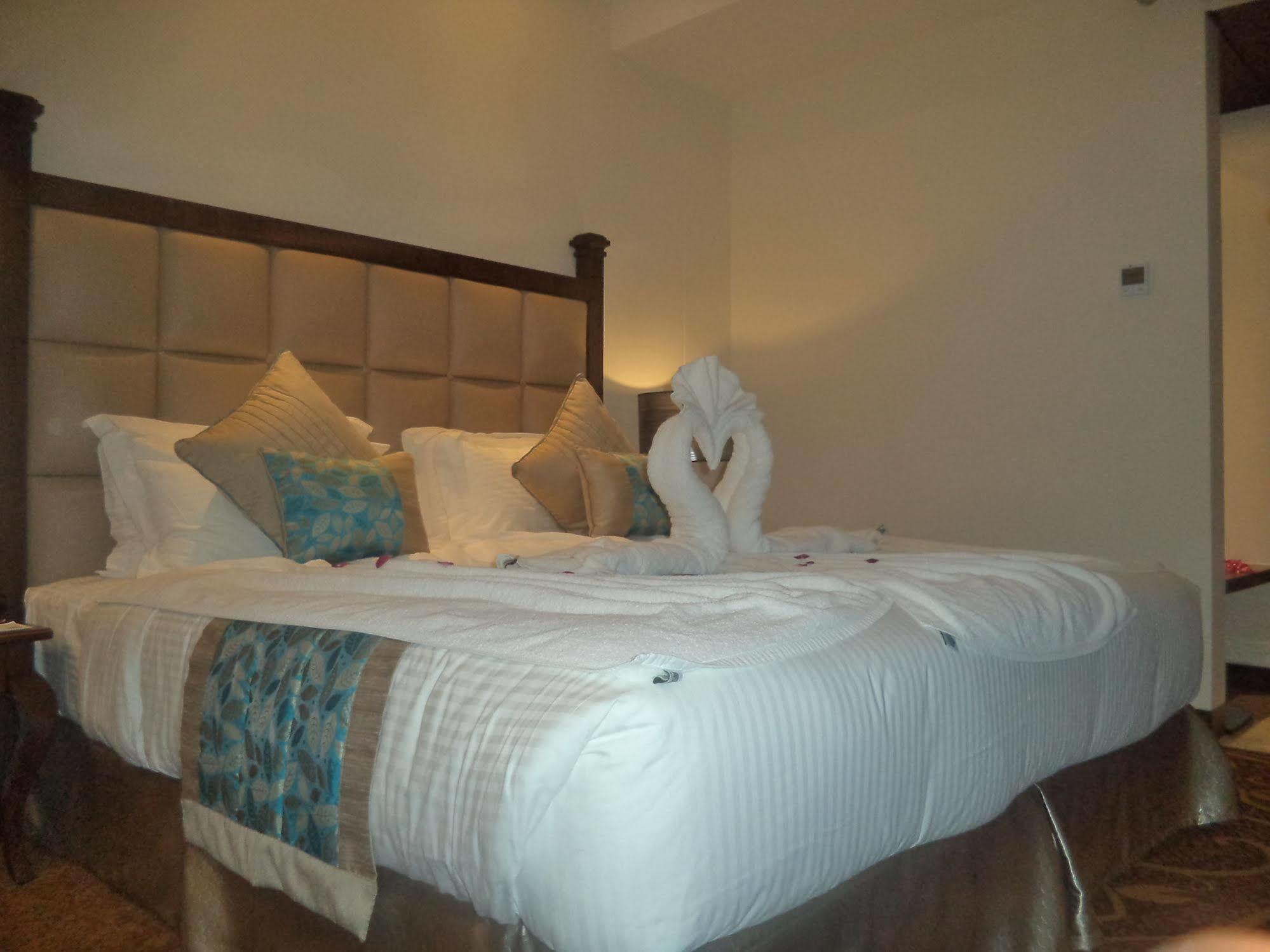 Country Inn & Suites By Radisson, Bathinda Extérieur photo